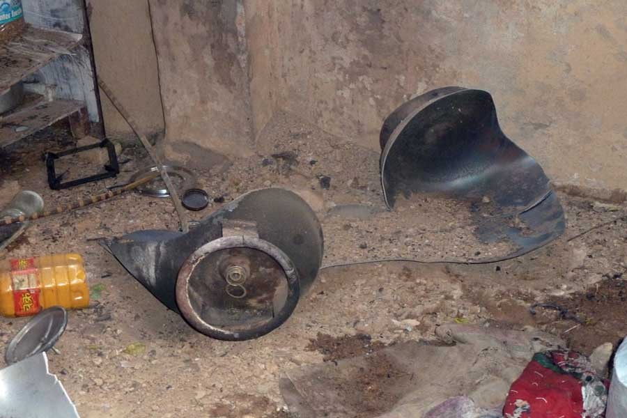 Six burnt in Ctg gas cylinder blast