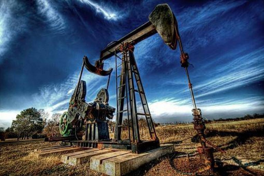 A view shows pipelines at the Zueitina oil terminal in Zueitina, west of Benghazi, Libya.              --Reuters