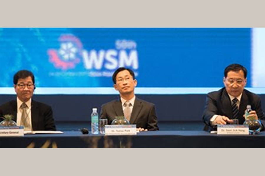 APO Secretary-General Santhi Kanoktanaporn (L), Korean Deputy Minister for Industrial Policy Gunsu Park and Korean Productivity Centre Chairman and CEO Soon Jick Hong seen at 58th meeting of National Productivity Organisation heads in Seoul.