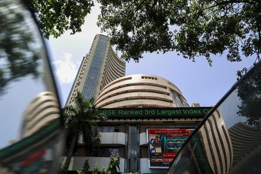 Indian shares trade flat