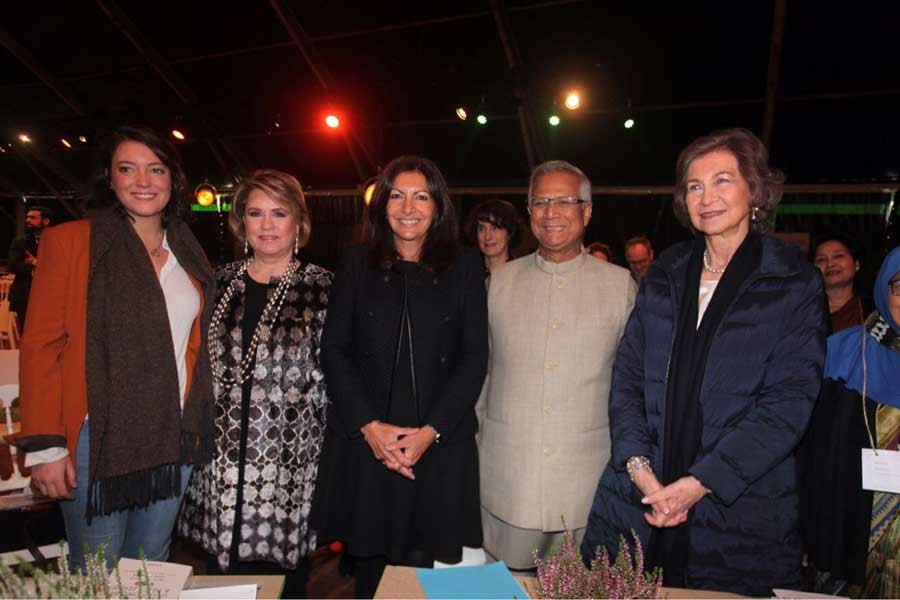 Nobel Laureate Professor Muhammad Yunus at Social Business Summit in Paris with Princess Alexandra of Luxembourg, Grand Duchess Maria Teresa of Luxembourg, Mayor of Paris Ms Anne Hidalgo and Queen Sofia of Spain.