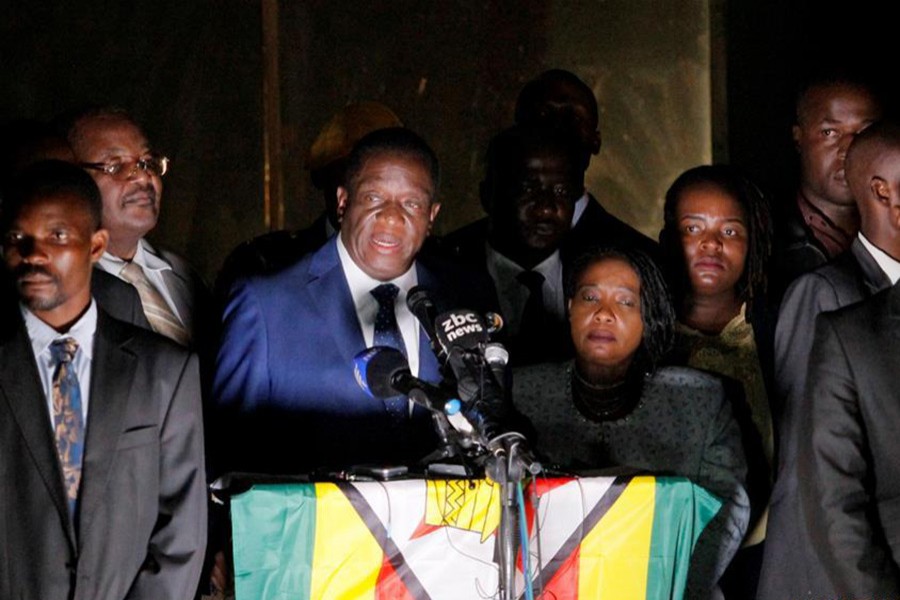 Zimbabwe's incoming president Emmerson Mnangagwa (L, center) makes a public address at ZANU-PF headquarters in Harare, capital of Zimbabwe on Wednesday. - Xinhua photo