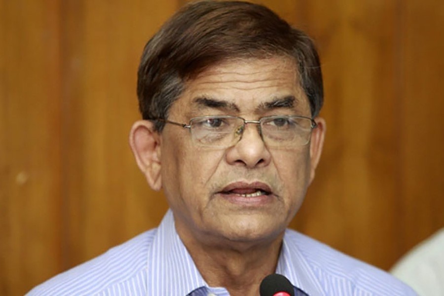 BNP secretary general Mirza Fakhrul Islam Alamgir speaks at a discussion arranged by Bangladesh Association of University Teachers (Agricultural Science) at a hotel in Dhaka city, marking the party's Vice-chairman Tarique Rahman’s 53rd birthday.