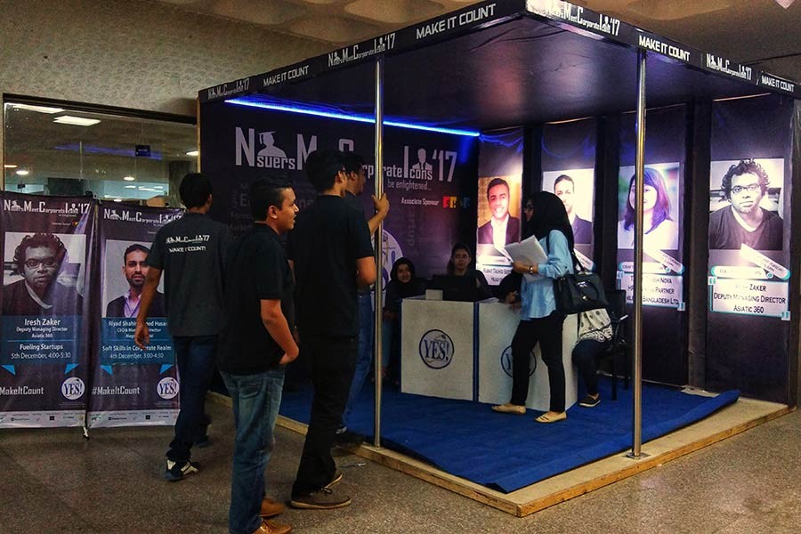 North South University students at registration booth of 'NSUers Meet Corporate Icons.