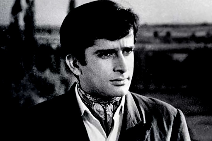 Legendary Bollywood actor Shashi Kapoor no more