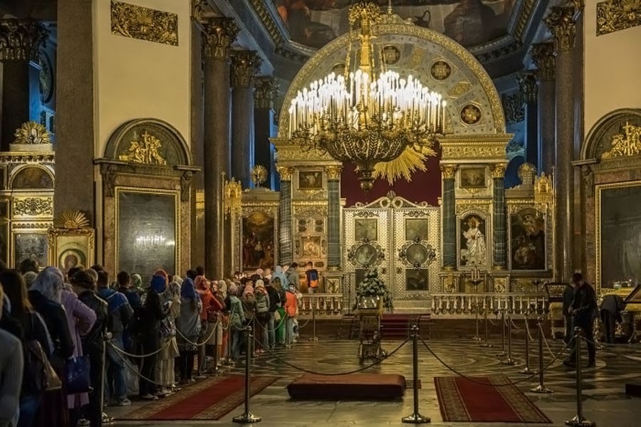 The picture showing St Petersburg's Kazan cathedral in Russia (Wikimedia: Ninaras)