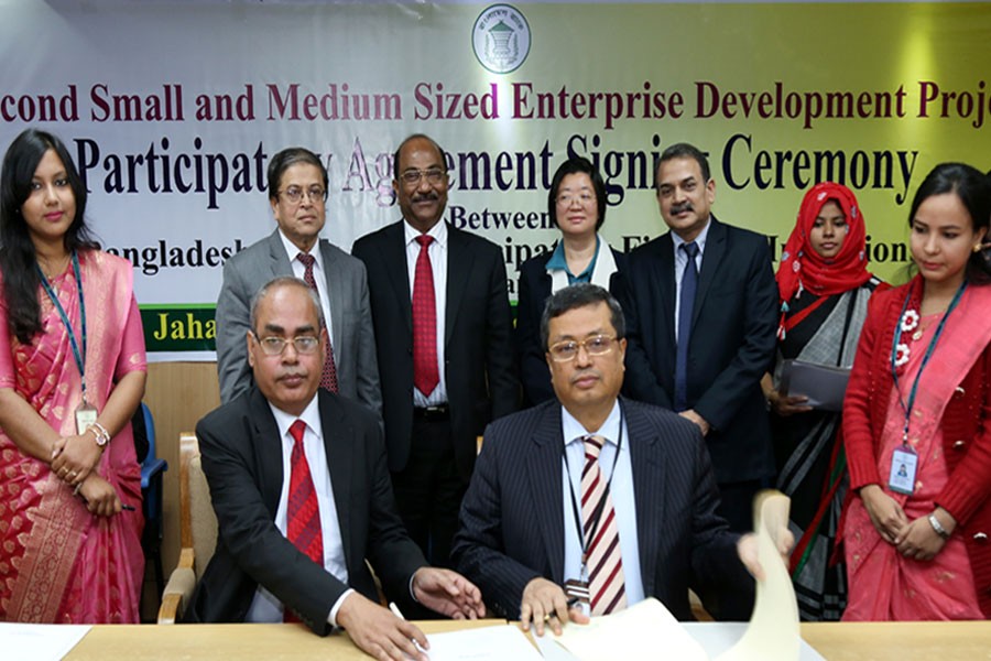 IFIC Bank inks deal with Bangladesh Bank