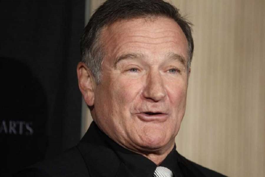 Actor Robin Williams poses as he arrives at the British Academy of Film and Television Arts Los Angeles Britannia Awards in Beverly Hills, California November 30, 2011. Reuters/File Photo