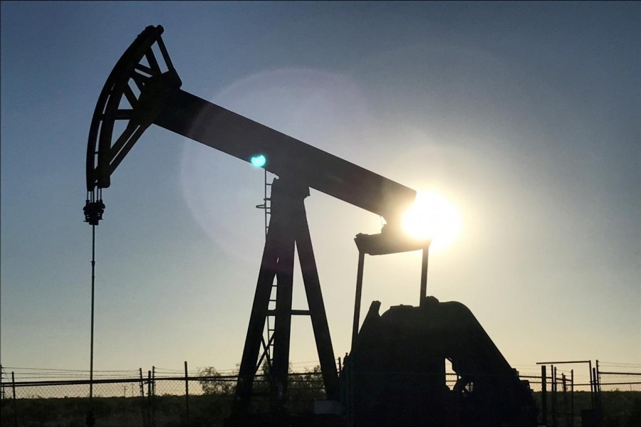 An oil pump is seen operating in the Permian Basin near Midland, Texas, US on May 3, 2017. Reuters/File Photo