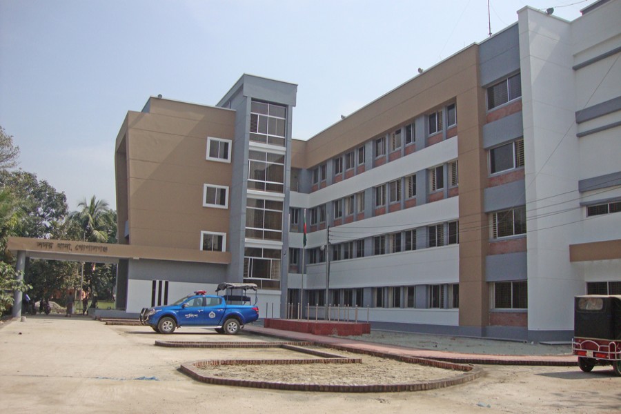 The newly-constructed Gopalganj Sadar Police Station building in Thanapara area. The photo was taken on Sunday. 	— FE Photo