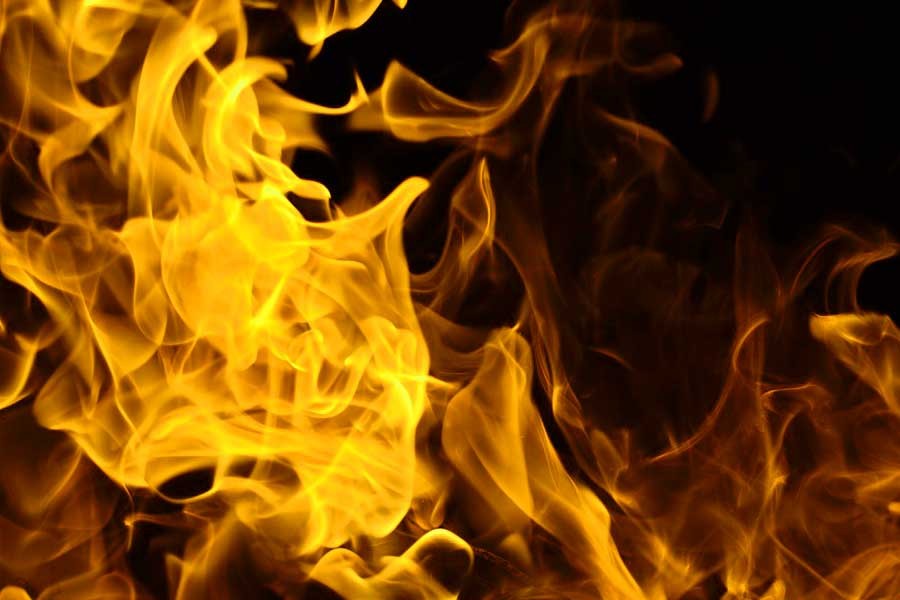 Fire engulfs 20 jhut godowns in Gazipur