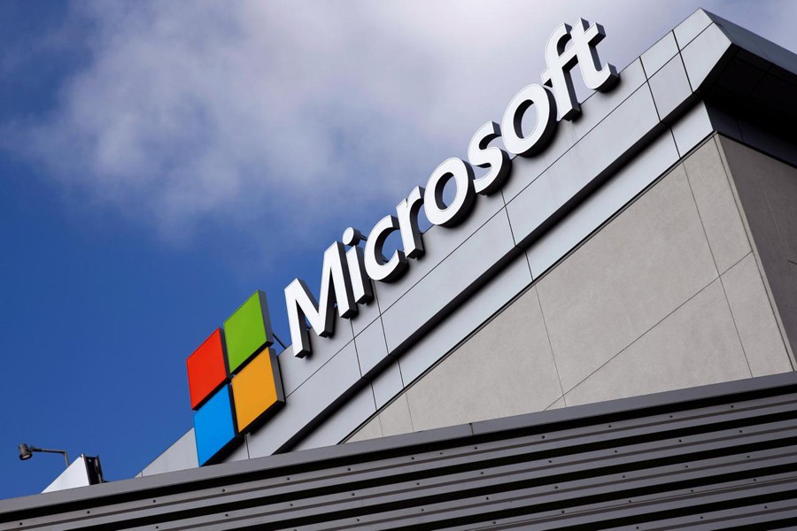 A Microsoft logo is shown on the Microsoft Theatre in Los Angeles, California, US, June 13, 2017. Reuters/File Photo