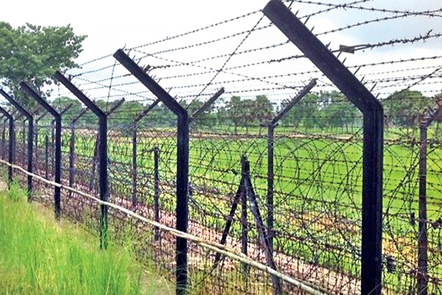 Govt takes project for fencing  borders with India, Myanmar