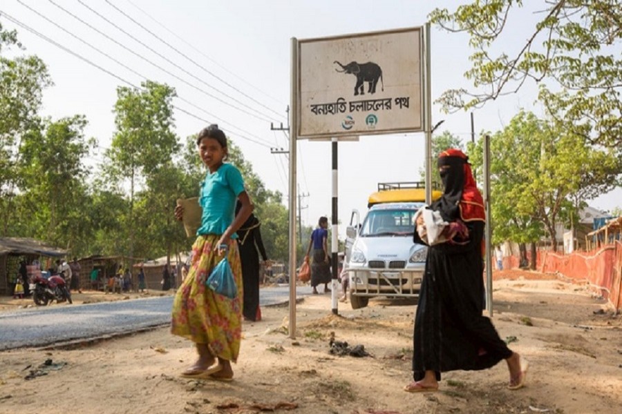 An elephant crossing sign along the the roadside of Kutupalong Refugee Camp and the UNHCR Transit Centre. UNHCR