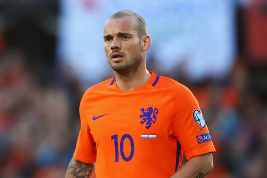 Sneijder retires from Netherlands duty