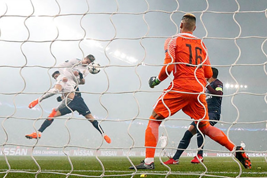 Ronaldo scores Real's first goal during clash against PSG. - Reuters photo