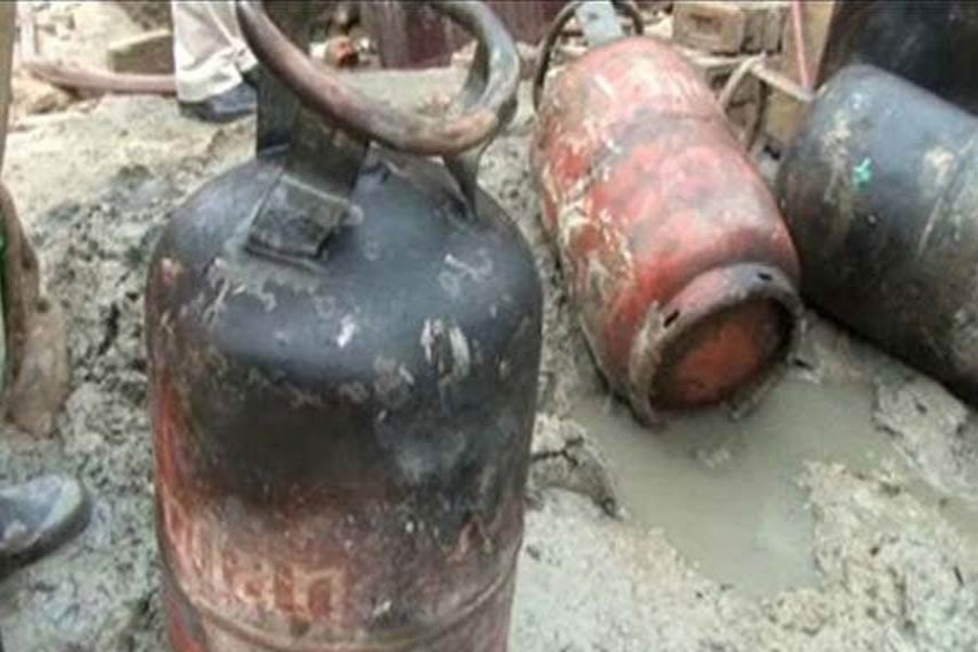 Saudi cylinder blast leaves Bangladeshi, two others dead