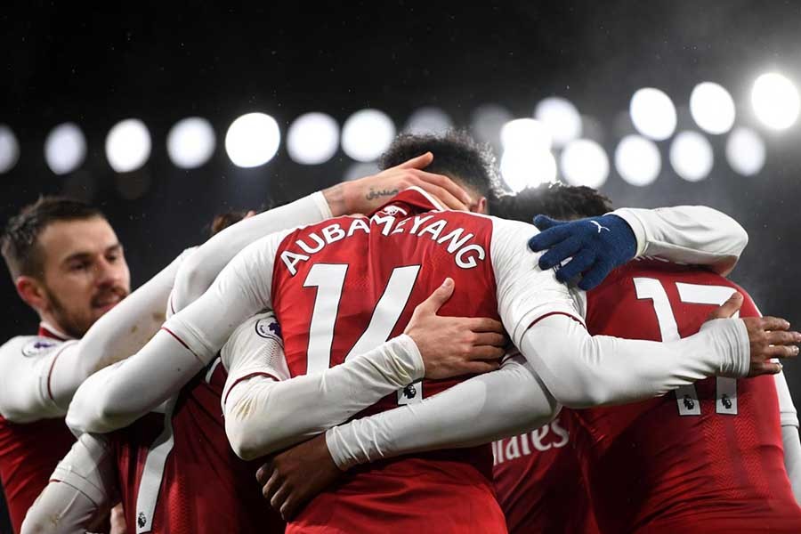 Arsenal ends losing streak, Wenger registers 700th win