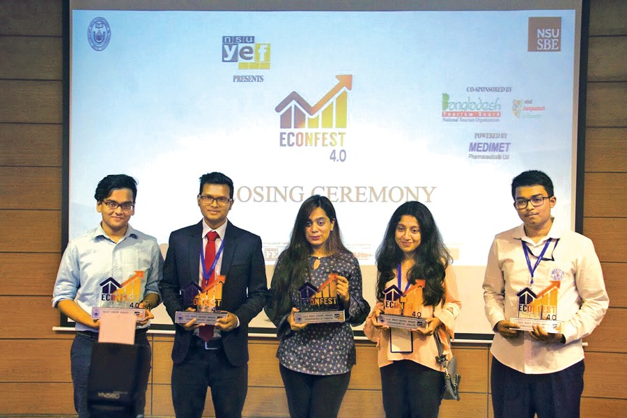 Awardees of EconFest 4.0, a discussion contest arranged by Young Economists' Forum (YEF) of North South University, pose for a photo