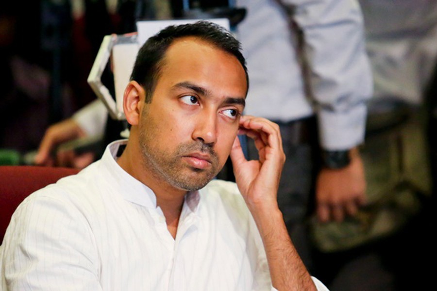 BNP leader Tabith Awal being questioned by ACC. Photo: bdnews24.com