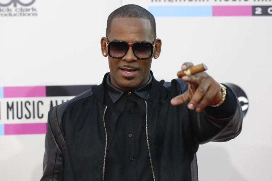 Singer R Kelly arrives at the 41st American Music Awards in Los Angeles, California November 24, 2013. Reuters/File