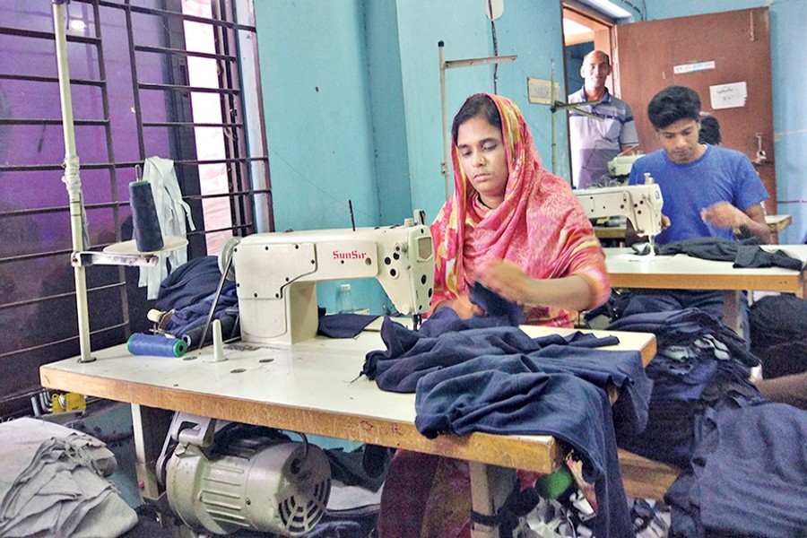 SMEs turning garment waste into cash in Pabna