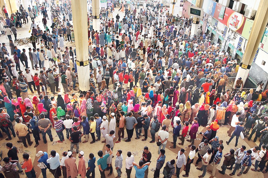 Kamalapur station sees big rush of ticket seekers