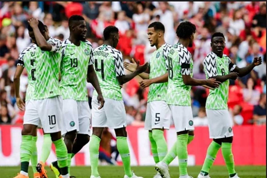 Nigeria beat Iceland, give Argentina lifeline