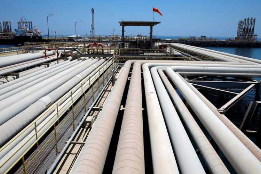 An oil tanker is being loaded at Saudi Aramco's Ras Tanura oil refinery and oil terminal in Saudi Arabia May 21, 2018. Reuters/File Photo