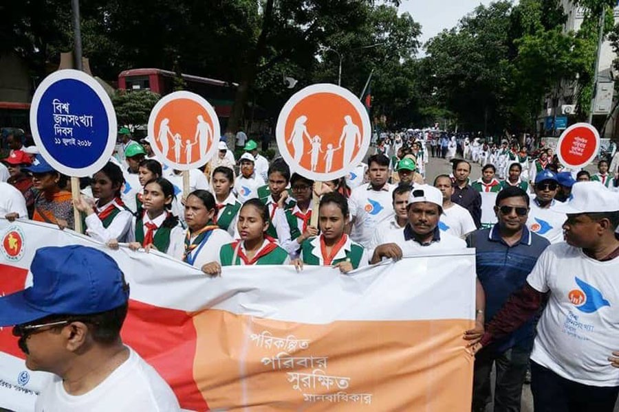 Swanirvar Bangladesh brings out a colourful rally marking the World Population Day 2018 in Dhaka on Wednesday, July 11. Photo: UNB