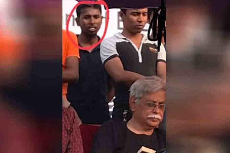 Faizul Hasan Foyez (circled in red) who attacked writer Dr Muhammad Zafar Iqbal (centre) on Shahajalal University of Science and Technology campus on March 3, 2017. Photo: Collected