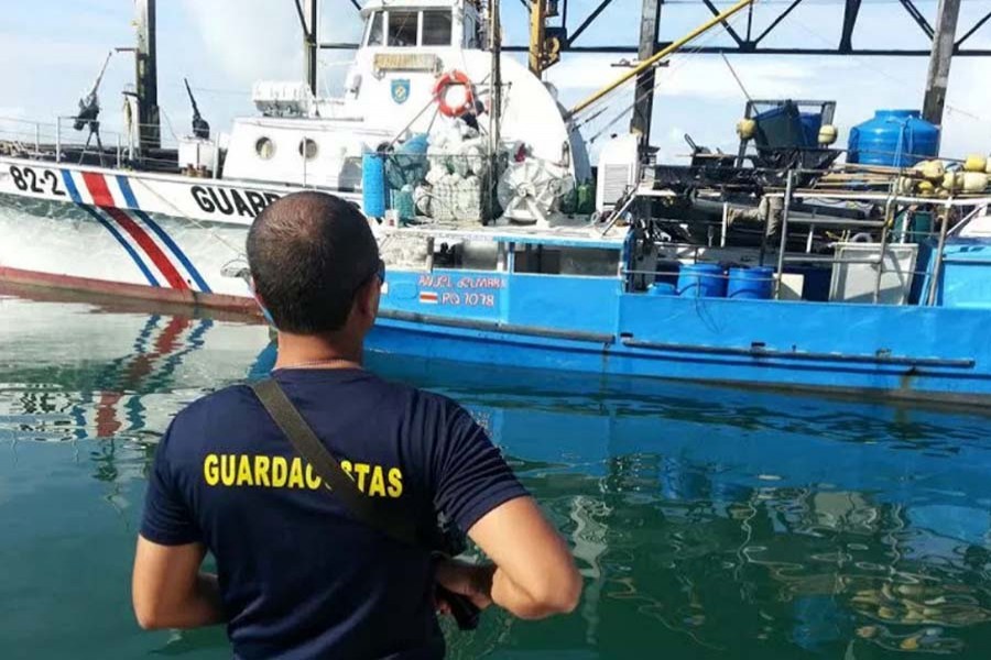 Costa Rica seizes two tons of cocaine from boat