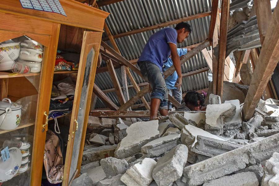 6.9-magnitude earthquake hits Indonesia