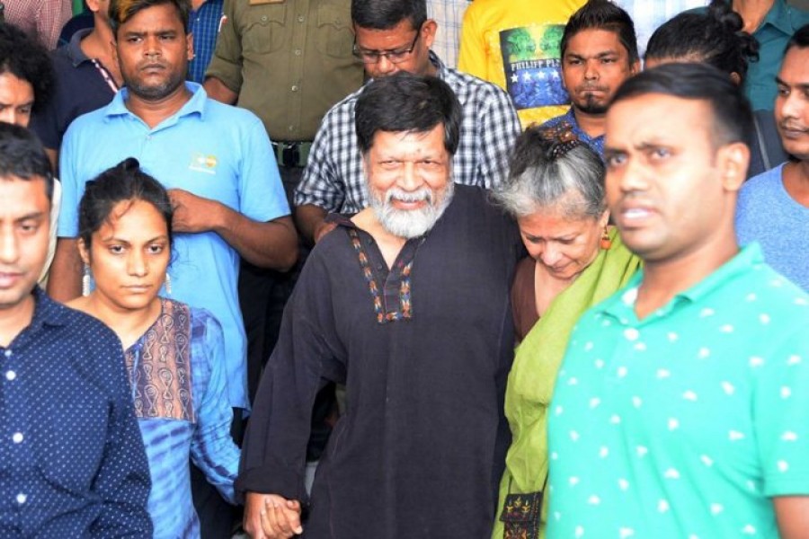 Drik Gallery Managing Director Shahidul Alam is being taken to Bangabandhu Sheikh Mujib Medical University (BSMMU) for medical treatment on Wednesday, Aug 8, 2018. Photo: UNB