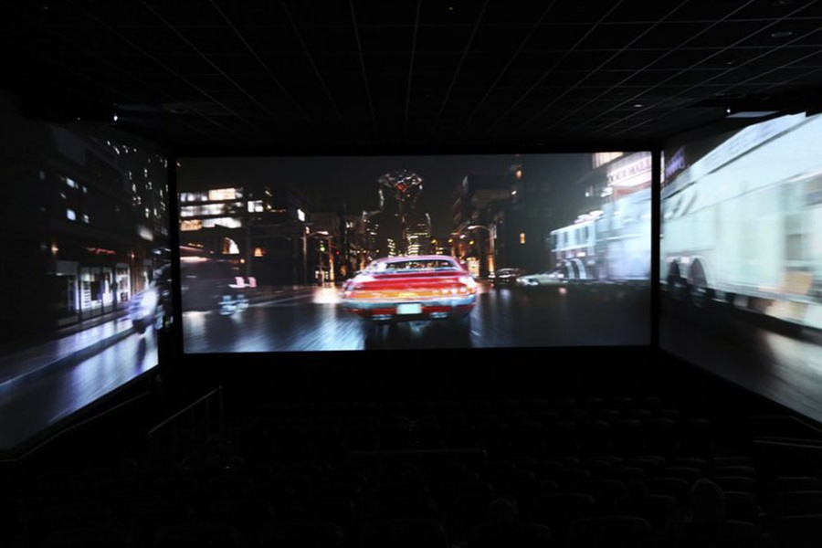 Movie theatres try three-screen immersion to fend off Netflix