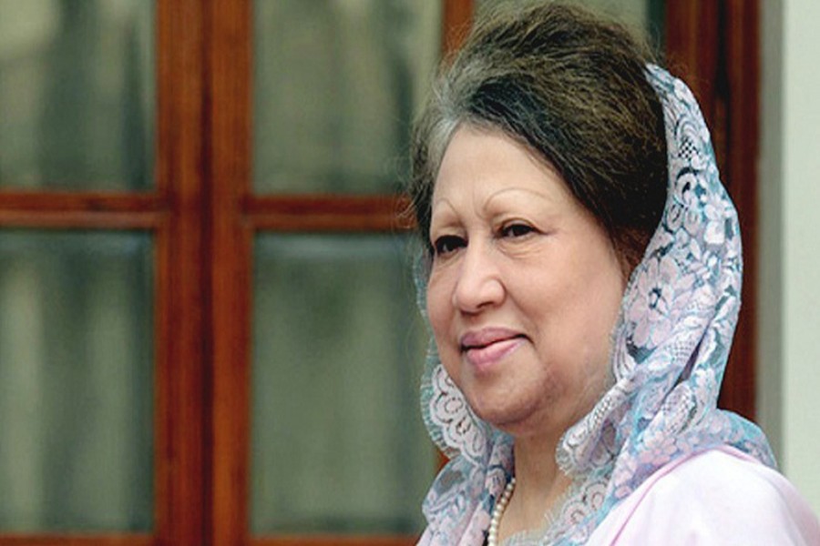 Khaleda meets relatives, takes homemade food on Eid day