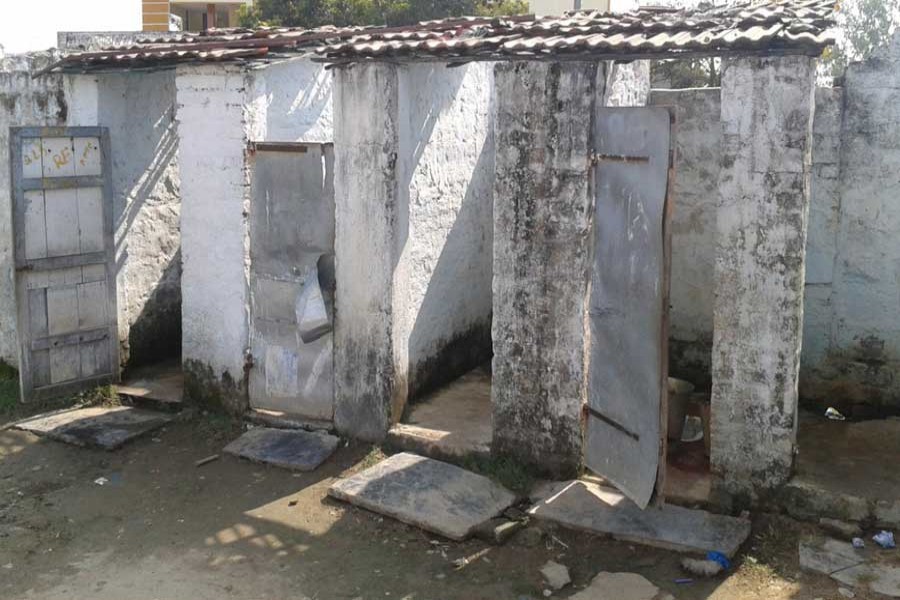 Schools without hygienic facilities