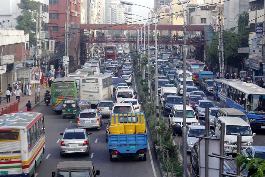 RMG workers’ demonstration halts traffic movement in city