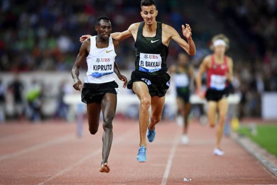 Kenyan athlete wins 3000m after losing shoe