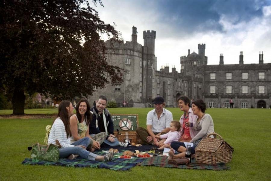 Ireland's earnings from tourists increase in H1