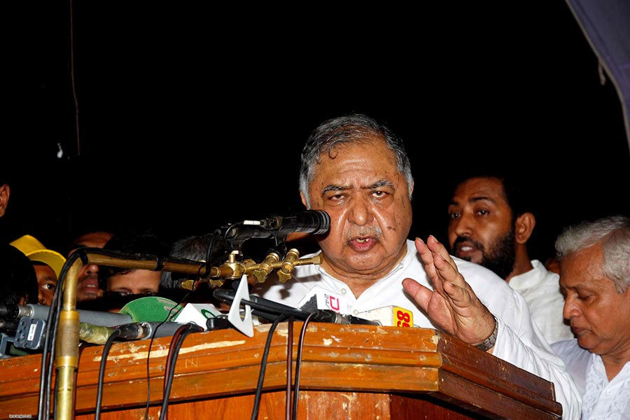 Gonoforum President Dr Kamal Hossain addressing a citizens' rally in Dhaka on Saturday. -Focus Bangla Photo