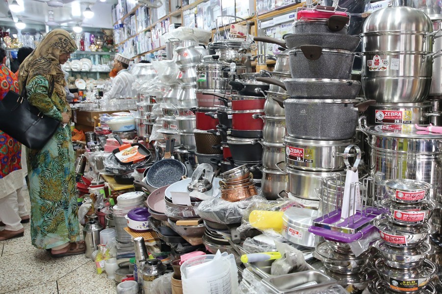 A kitchenware shop at Dhaka North City Corporation Market at Gulshan — FE Photo