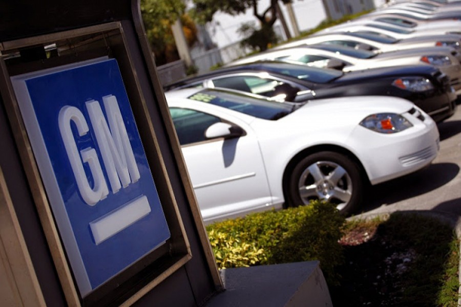 Chevrolet cars are seen at a GM dealership in Miami, Florida on August 12, 2010 — Reuters/File