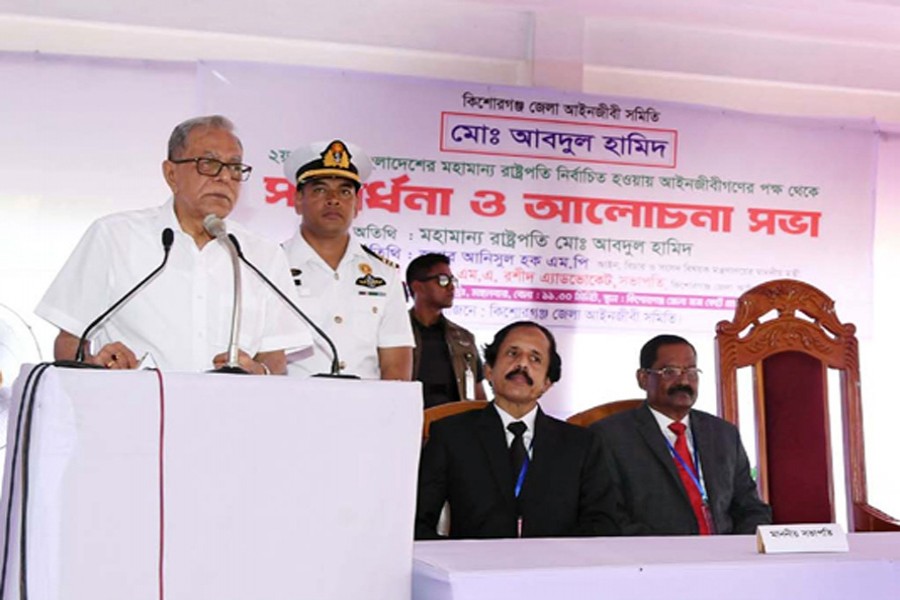 President stresses low-cost legal services