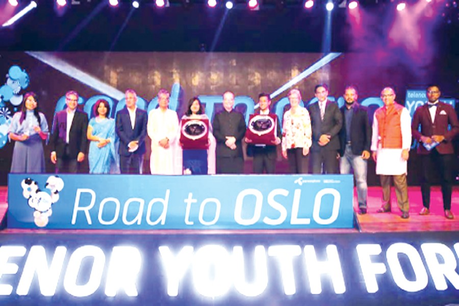 The winners of Telenor Youth Forum 2018 (Bangladesh)--Sameen Alam and Saima Mehedi Khan-- with the dignitaries at the grand finale of the event that took place recently at GP house, Bashundhara