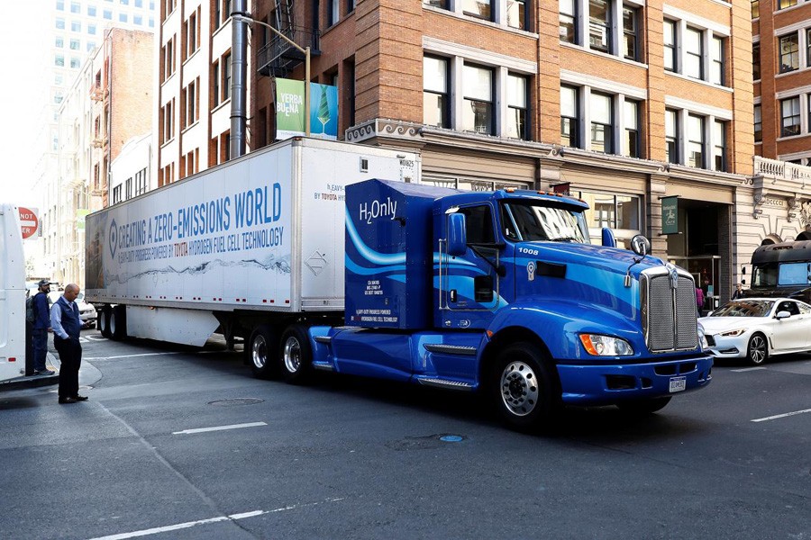 A Toyota Project Portal hydrogen fuel cell electric semi-truck is shown during an event in San Francisco, California, US, September 13, 2018. Reuters/File Photo