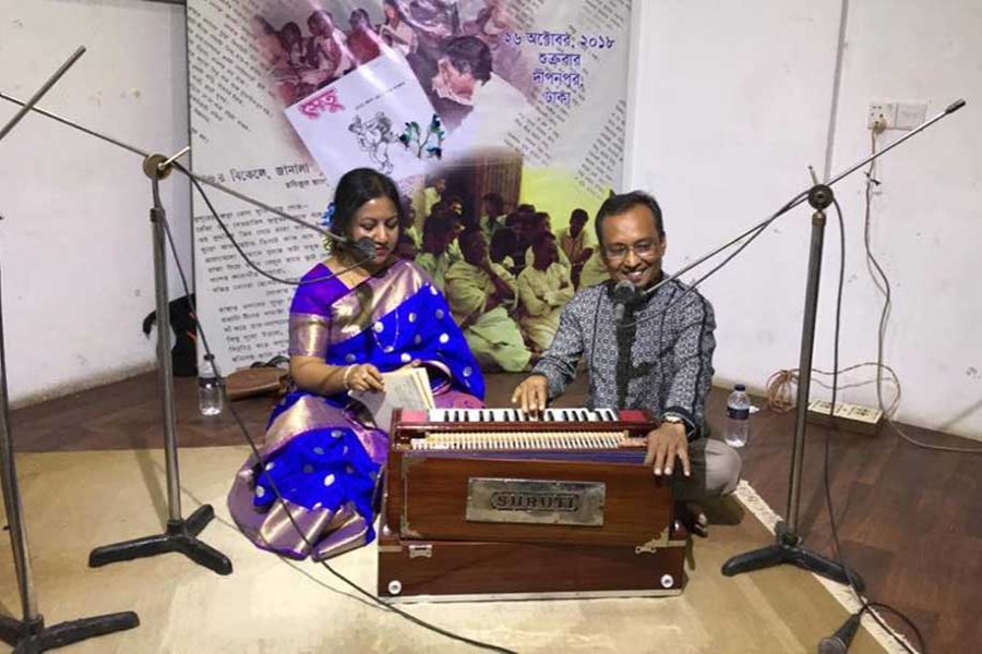 Sumon and Eti enthral audience with music