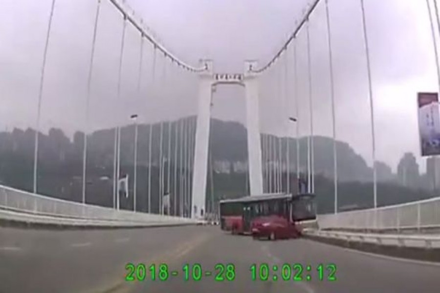 Onboard fistfight causes China bus to plunge into river