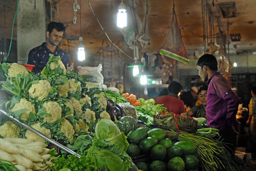 Focus Bangla file photo shows Shegunbagicha kitchen market in the capital