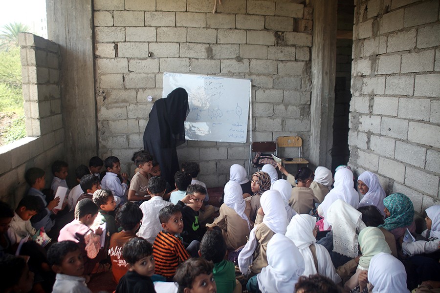 Students attend a class at the teacher's house, who turned it into a makeshift free school that hosts 700 students, in Taiz, Yemen on October 18, 2018 — Reuters photo